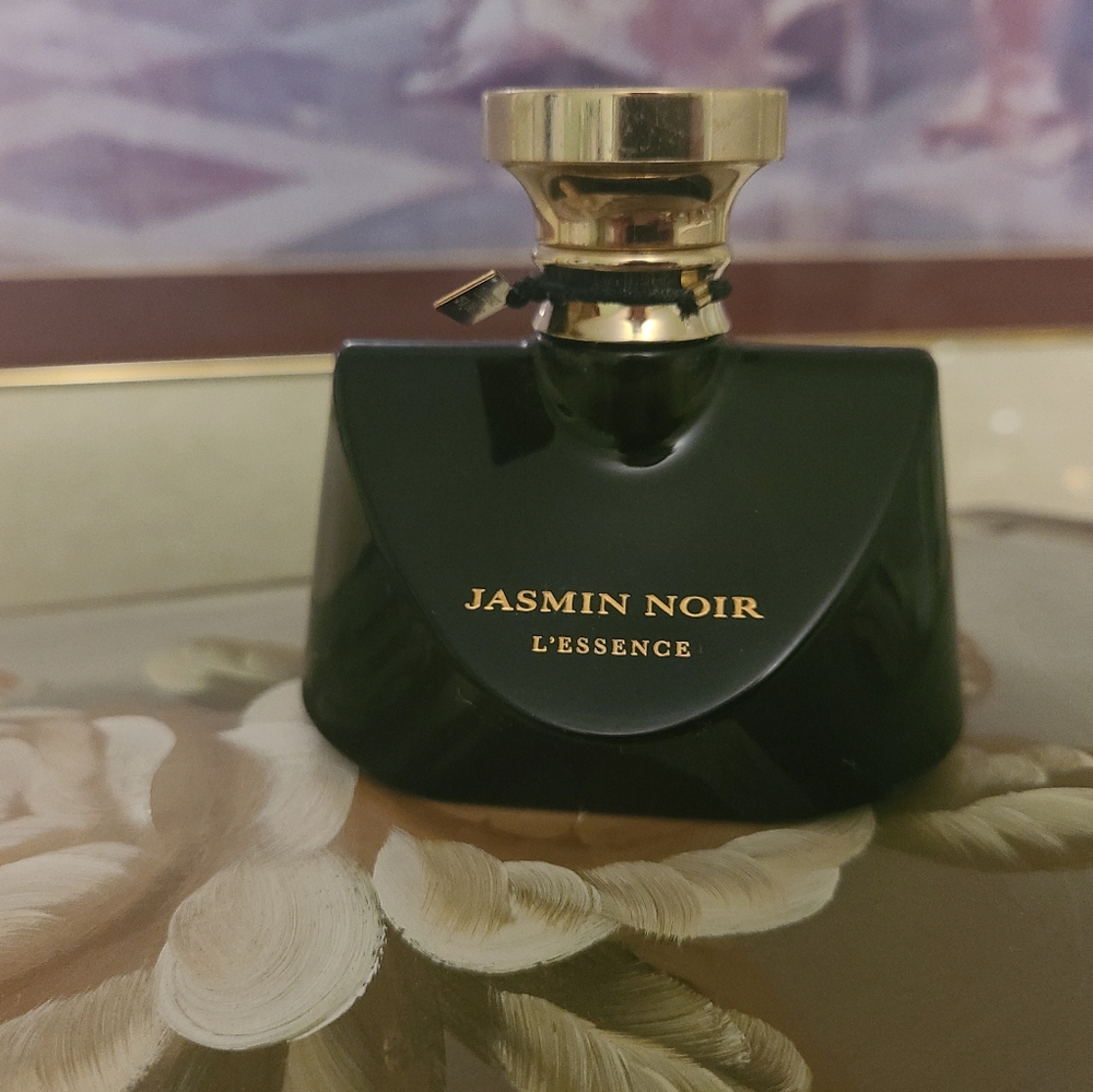Jasmine Noir L'Essence Perfume